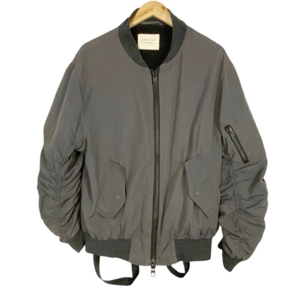 Represent Clo. Oblivion Bomber Jacket Gray
Ruched Sleeve Streetwear Large